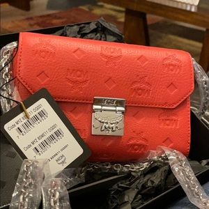 Brand new with tags 🎁HAPPY HOLIDAYS🎁Huge price ❌